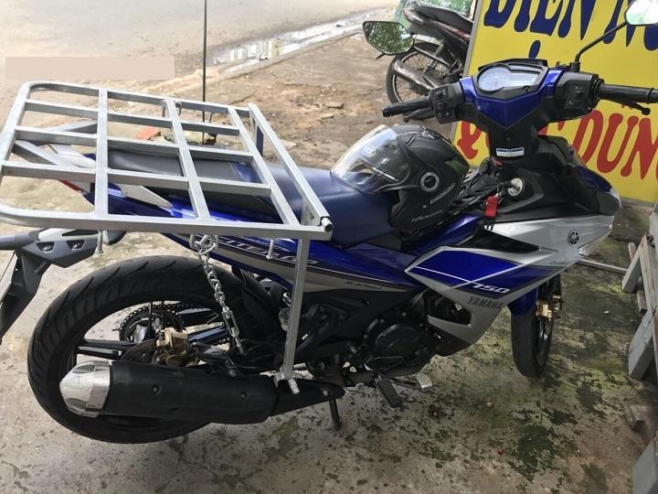 Giá chở hàng  Kệ chở hàng xe máy đa năng thông minh Lộc Phát 68x56