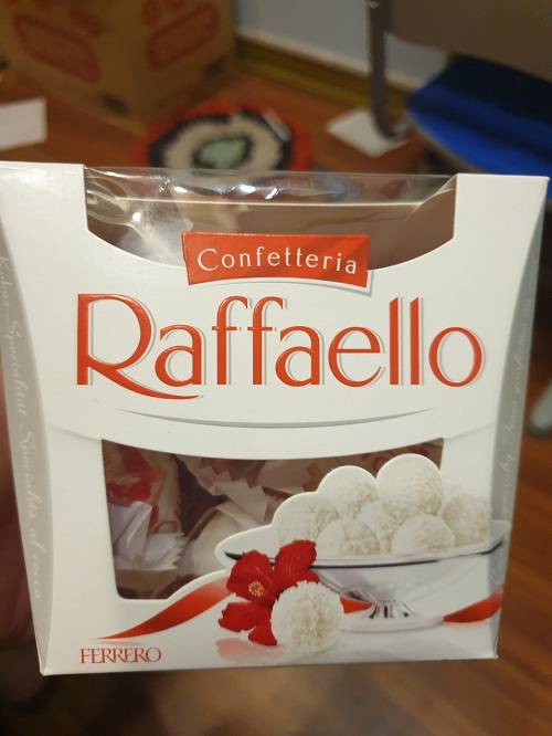 Fernero confetteria Raffaello coconut coated chocolate candy 150g