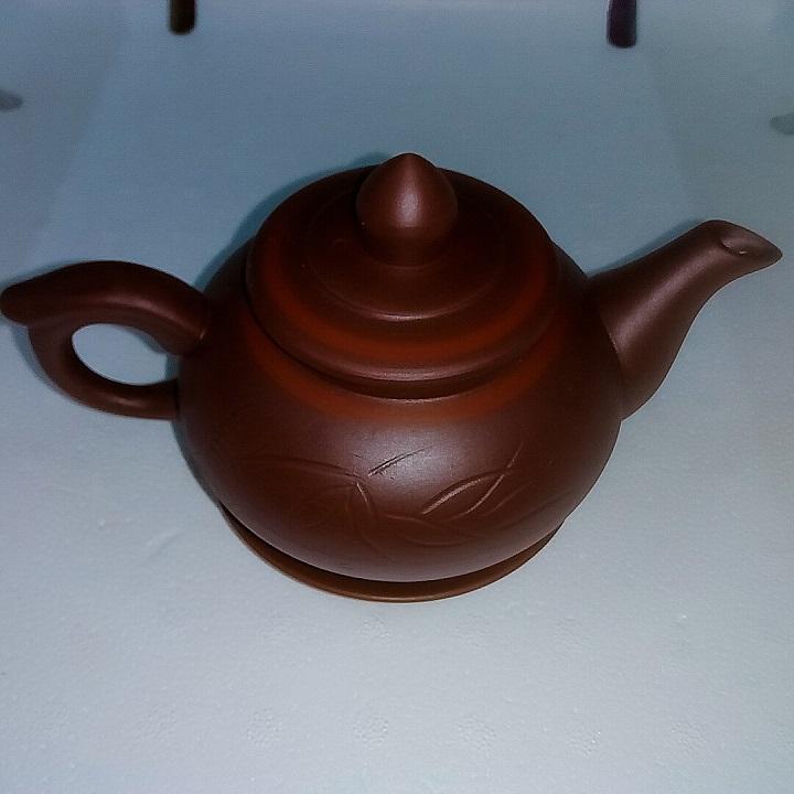 Ấm pha trà gốm tử sa