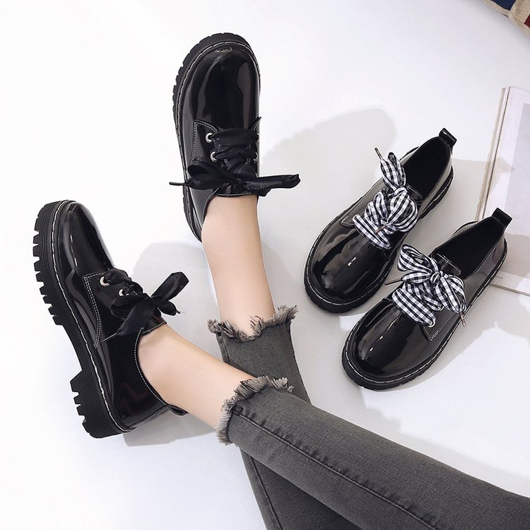 Giày nữ, Giày cột dây nữ đế viền chỉ cực đẹp. CHất liệu mềm, đi êm chân. Kiểu dáng nhẹ nhàng phù hợp với mọi lứa tuổi