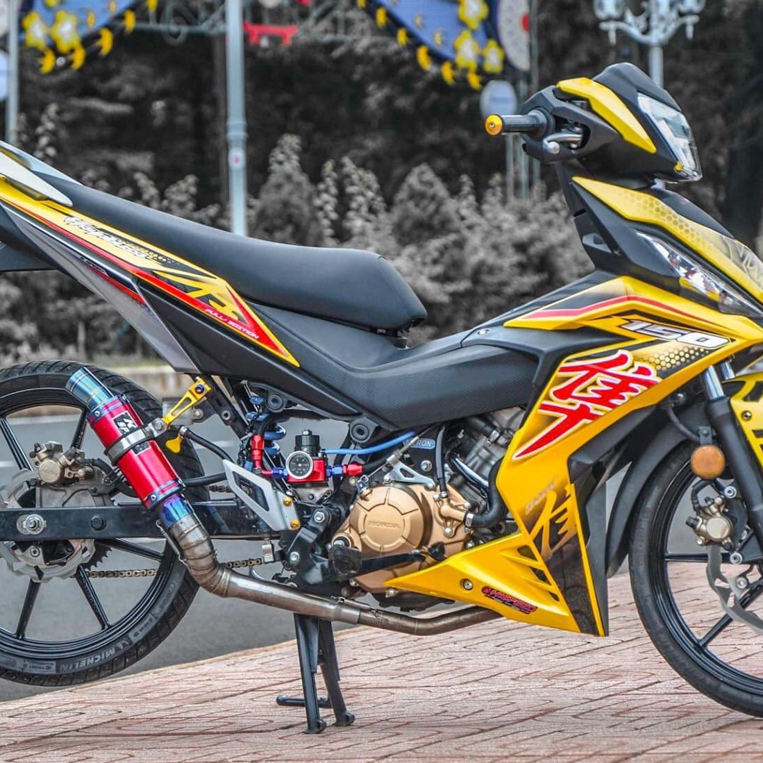 Tem rời Winner Hayabusa vàng đen