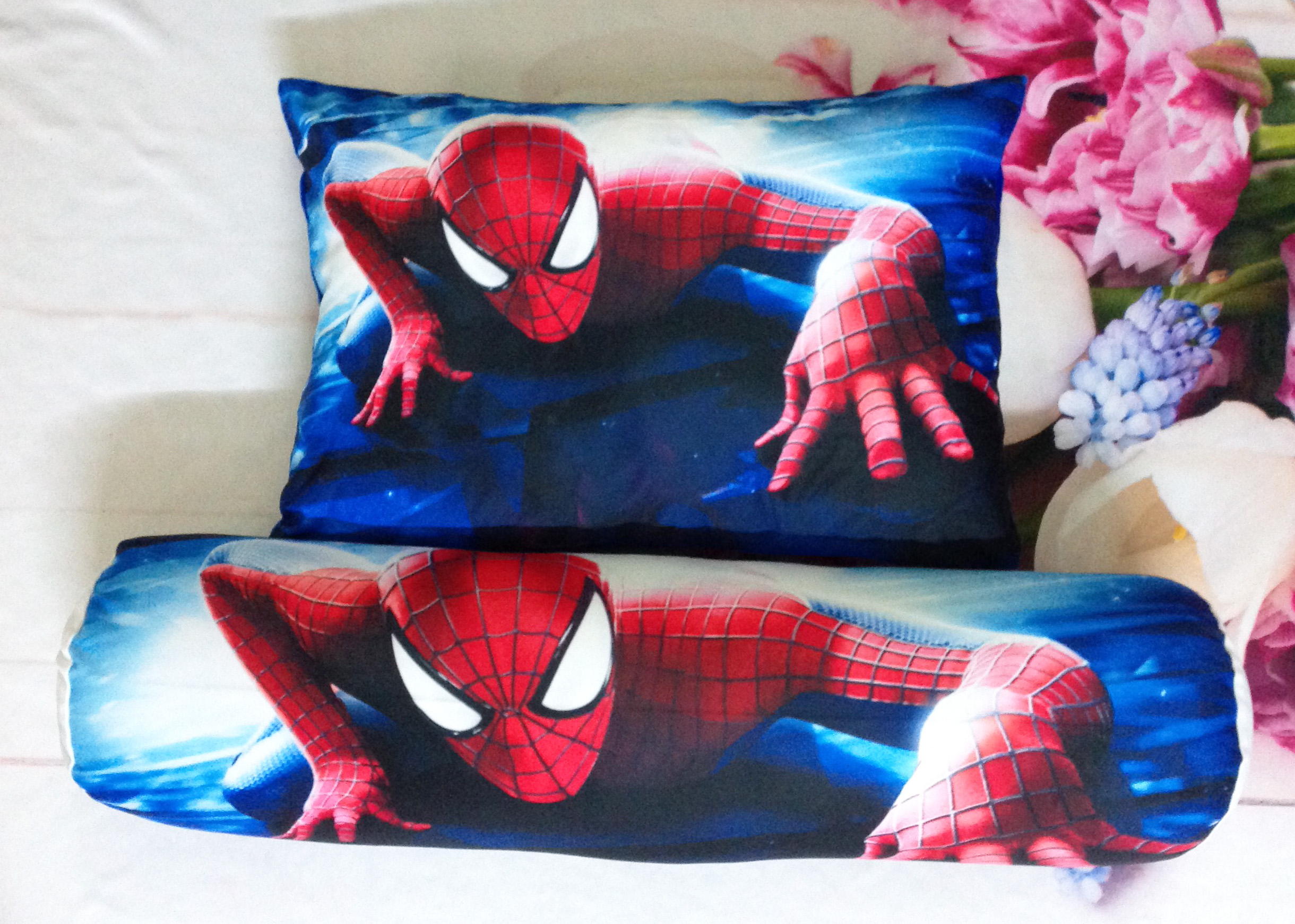 Set gối nằm và gối ôm Spiderman cho bé mẫu giáo