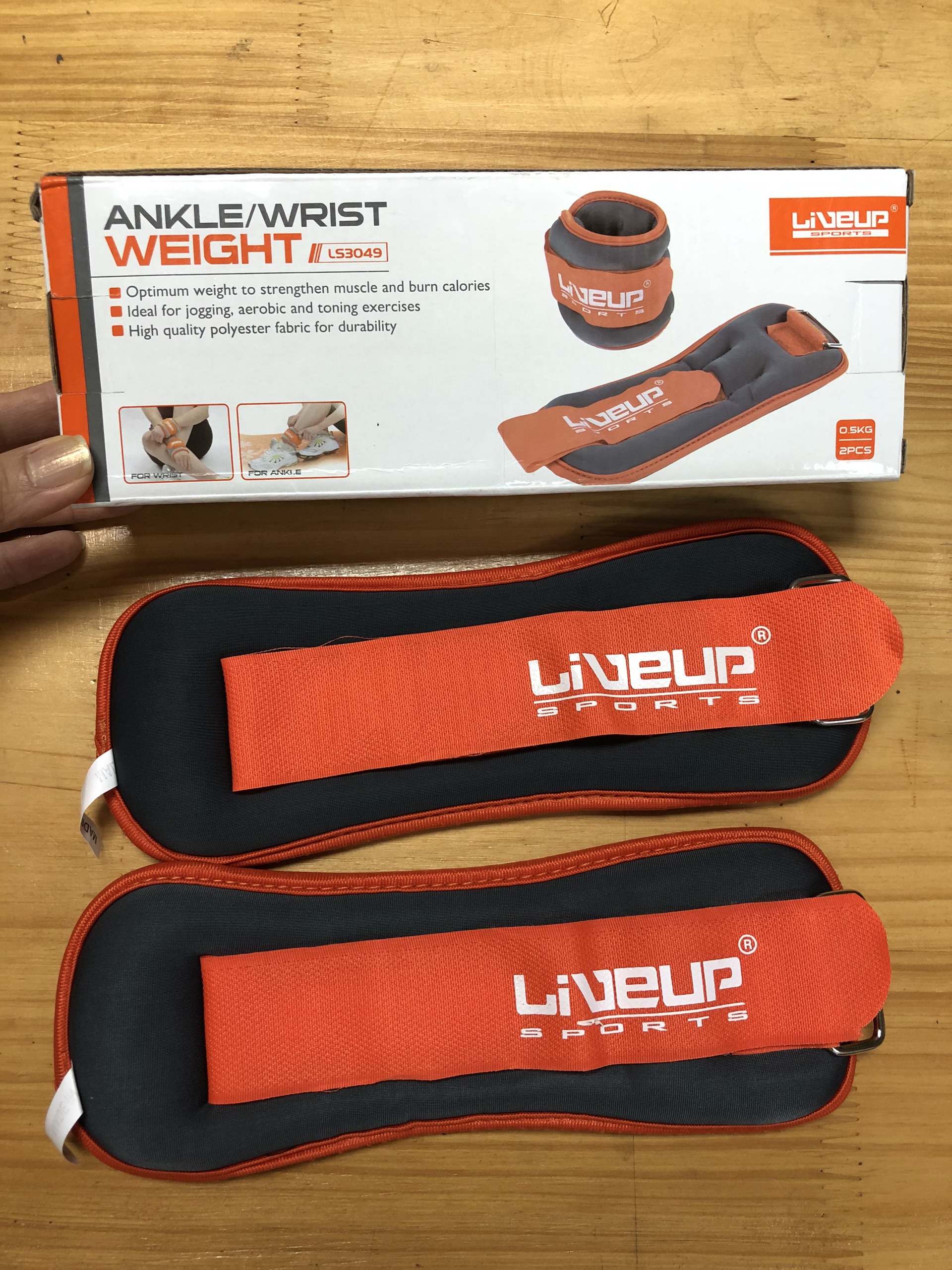 Tạ đeo chân Liveup