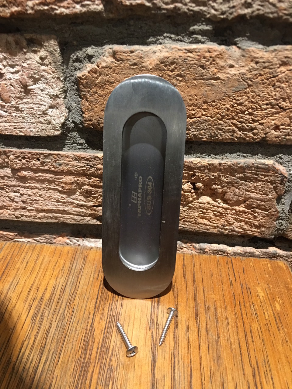 Tay nắm âm inox tapha