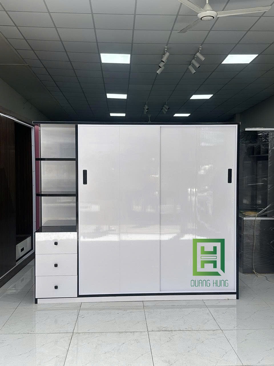 TỦ QUẦN ÁO NHỰA ĐÀI LOAN 2 CÁNH LÙA + KỆ TRANG TRÍ CAO CẤP