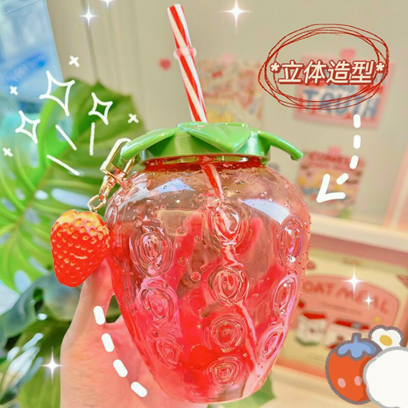 Bình đựng nước hình quả dâu tây siêu hot tặng kèm móc và ống hút