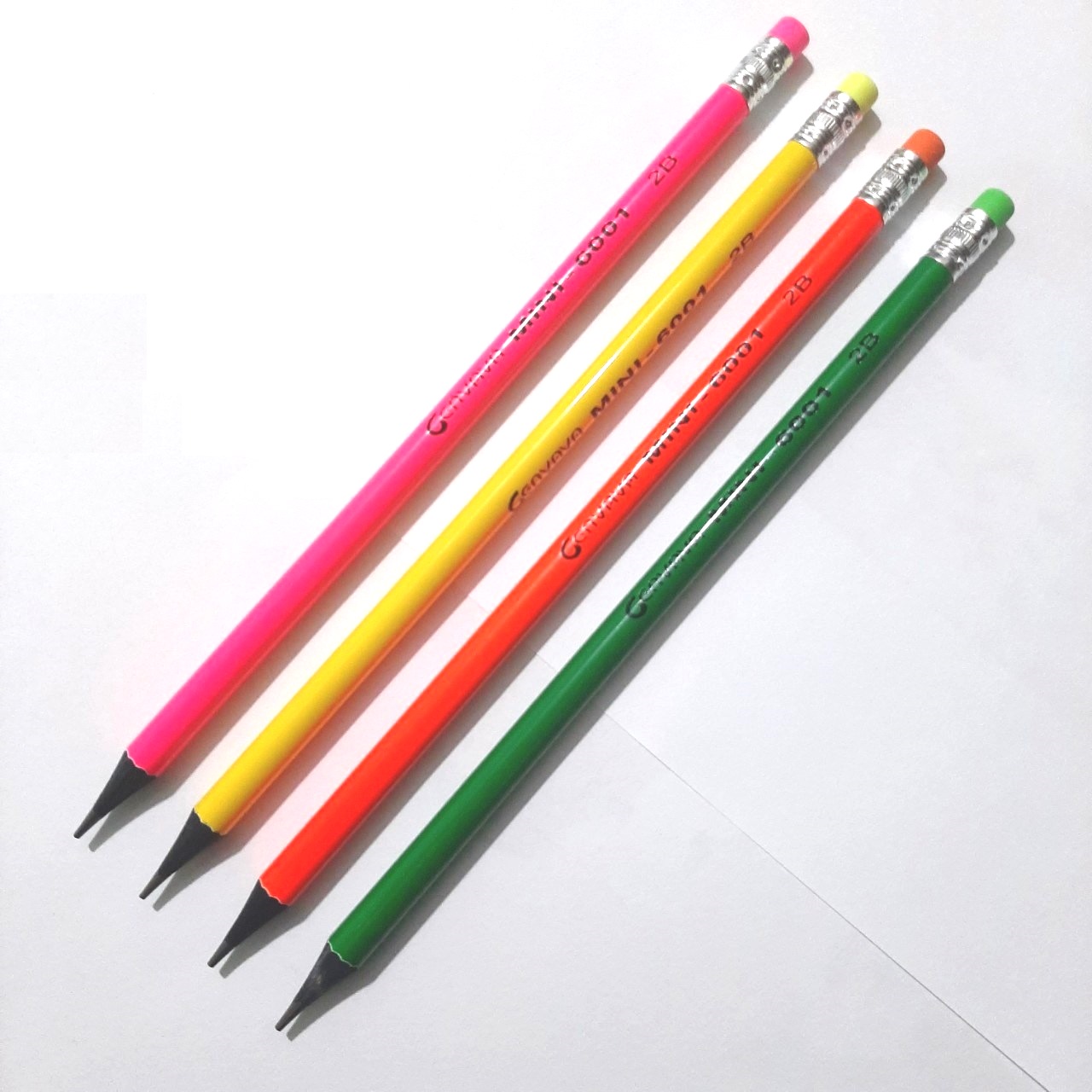 01 cây bút chì 2b gỗ đen cenvava - thân màu neon/đen