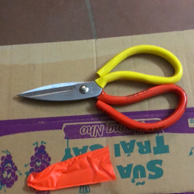 Kéo cắt đa năng cắt thức ăn và dây điện