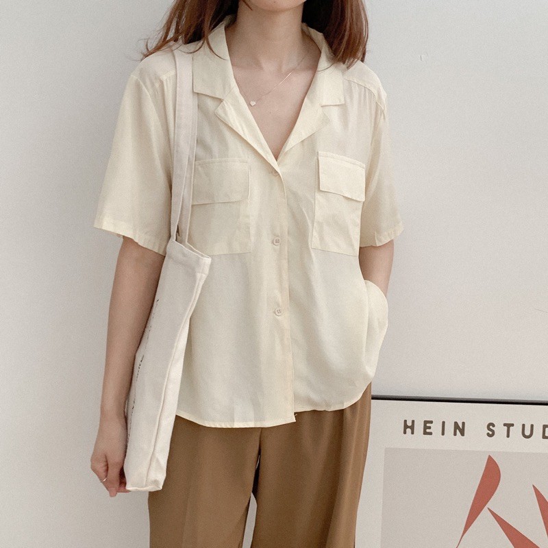 Áo sơ mi nữ cổ vest cộc tay hai túi ngực kiểu nắp, Áo sơ mi nữ cổ vest tay ngắn trơn thiết kế 2 túi nắp ngực Hàn Quốc