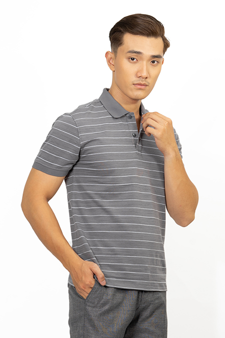 Áo polo nam Novelty màu xám sọc trắng NATMSLMCSR191236N