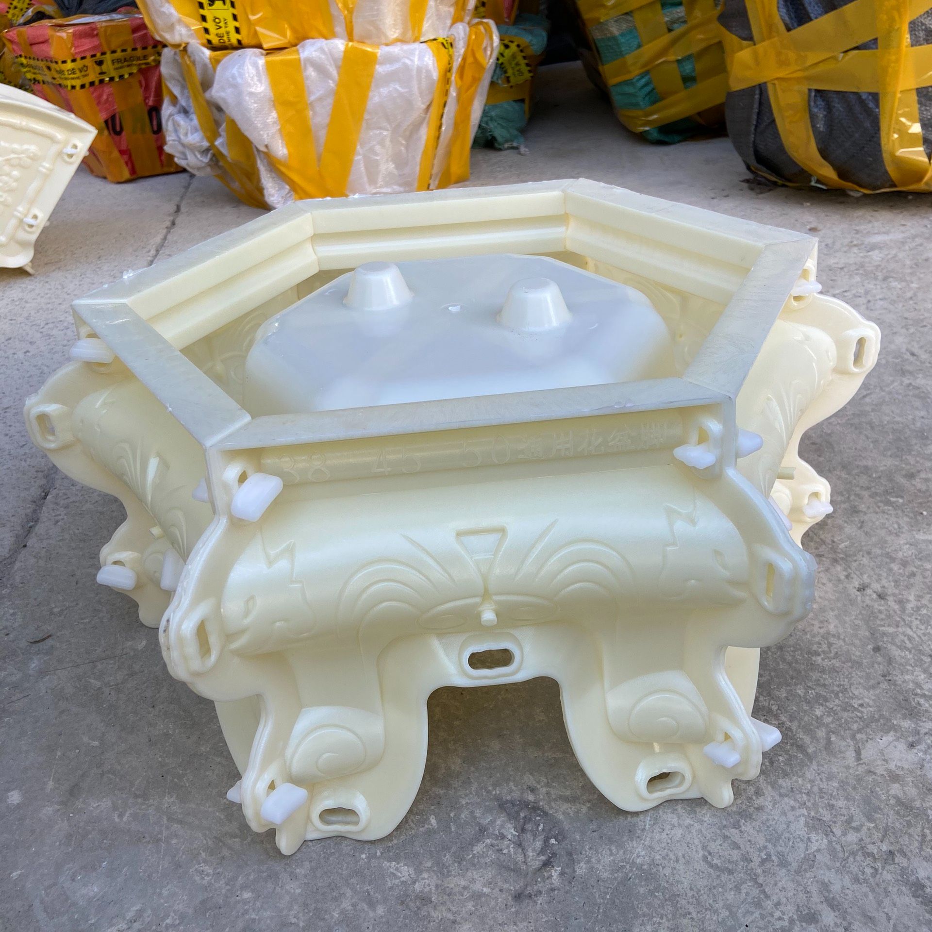 Khuôn đúc chân đôn lục giác 38-40-45-50