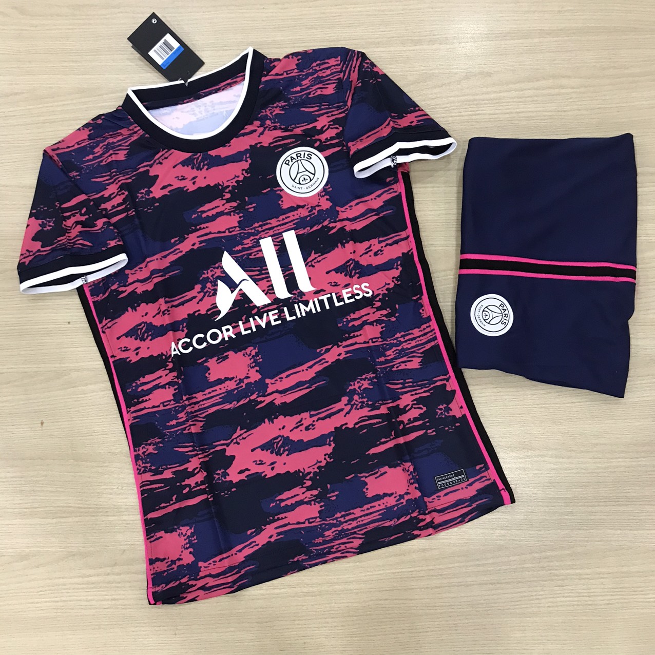 Áo bóng đá - Áo Đá Banh Câu Lạc Bộ CLB Paris Saint-Germain F.C- 2022-Đen Hồng-Mẫu Tập - Chất Polyeste thái cao cấp