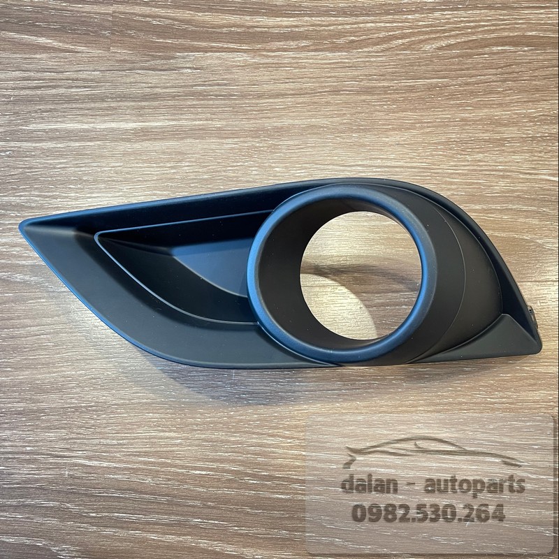 Ốp đèn sương mù đèn gầm mazda bt50 - uc2e50c21b - uc2w50c11b