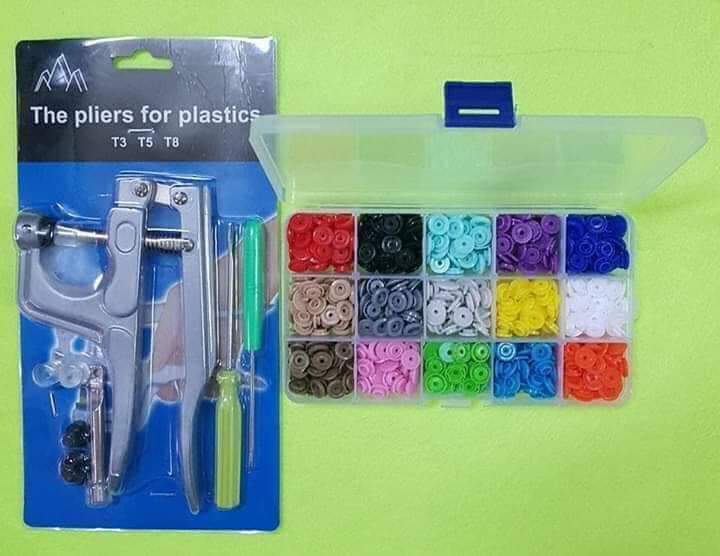 Bộ Kìm bấm cúc nhựa và hộp 150 bộ nút đủ màu