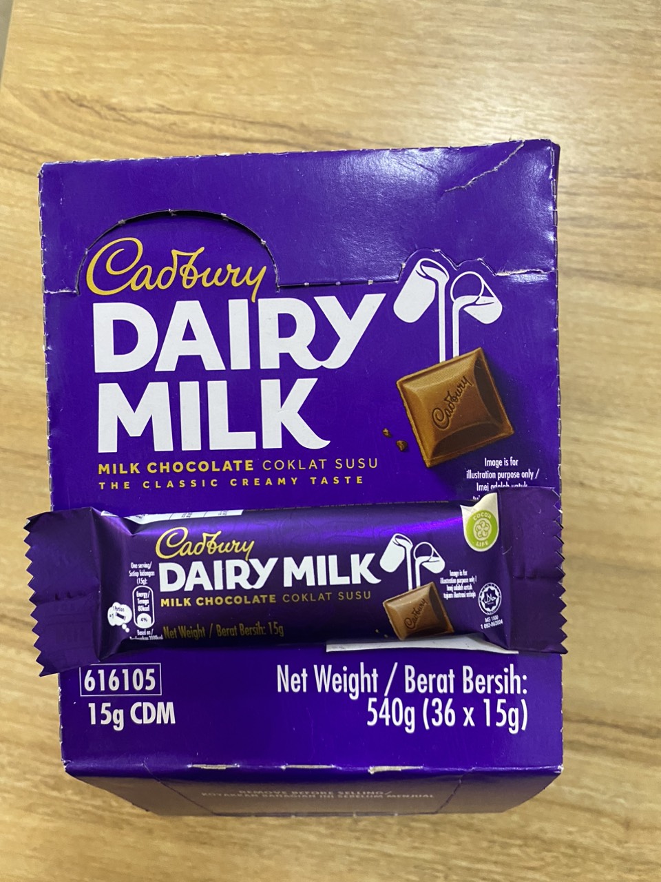 Hộp 36 thanh 15g Socola Cadbury Dairy Milk - vị Sữa