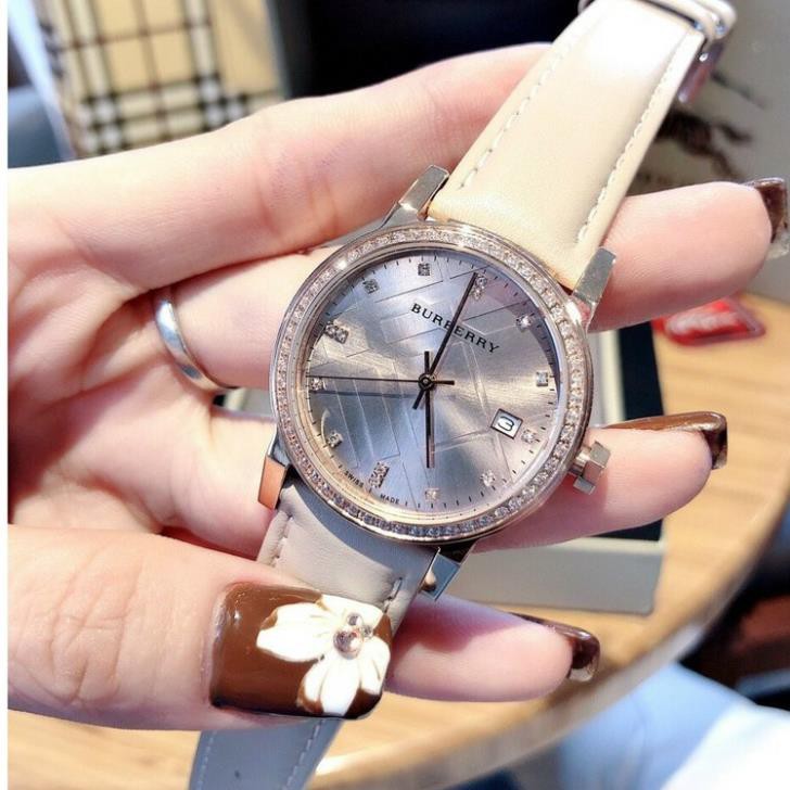 Đồng hồ nữ giới hạn burberry dây da cao cấp, viền đính đá sáng mặt full đá - đồng hồ -hệ thống đồng hồ quốc tế