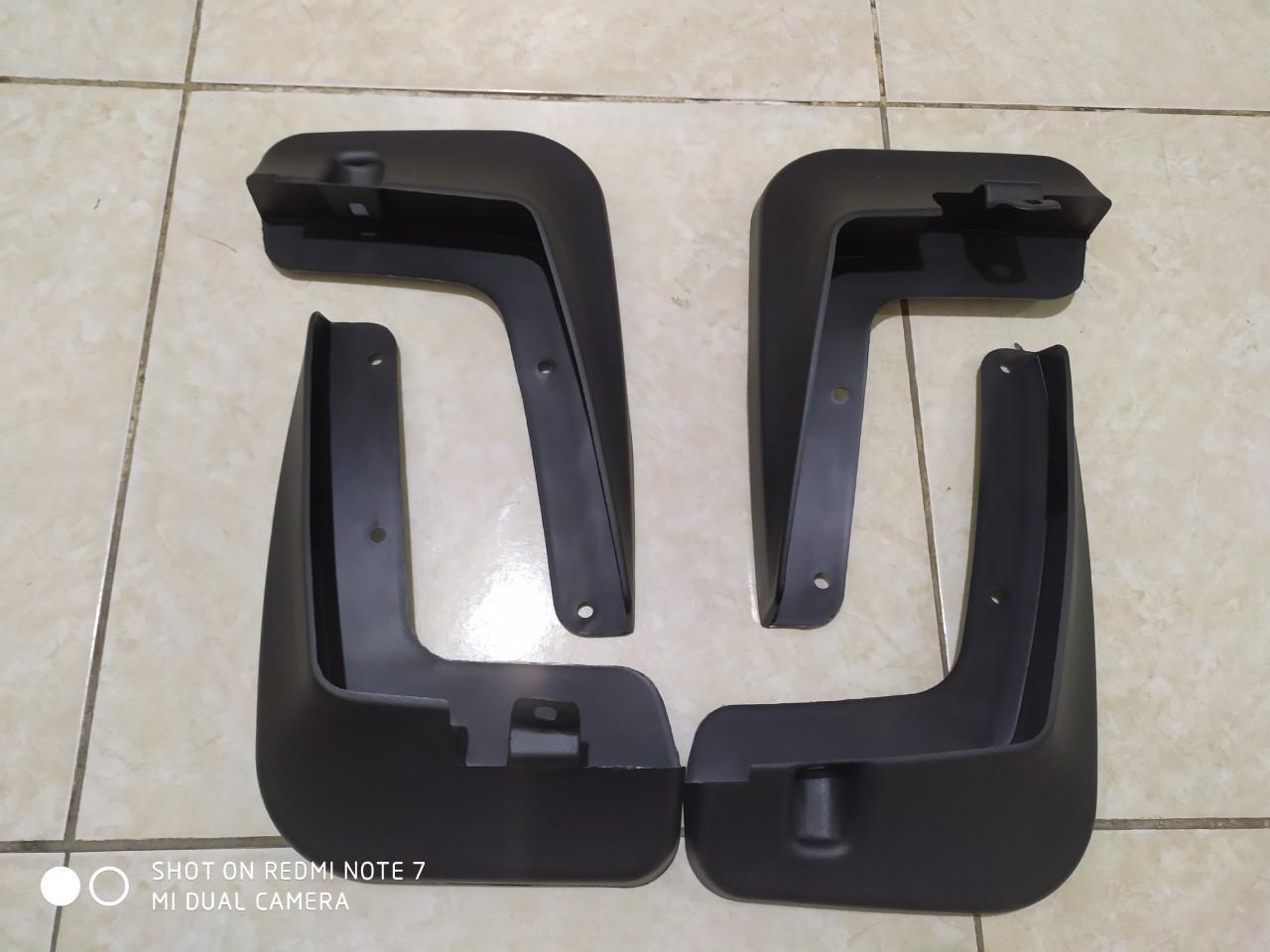 Bộ Chắn bùn theo xe Xpander