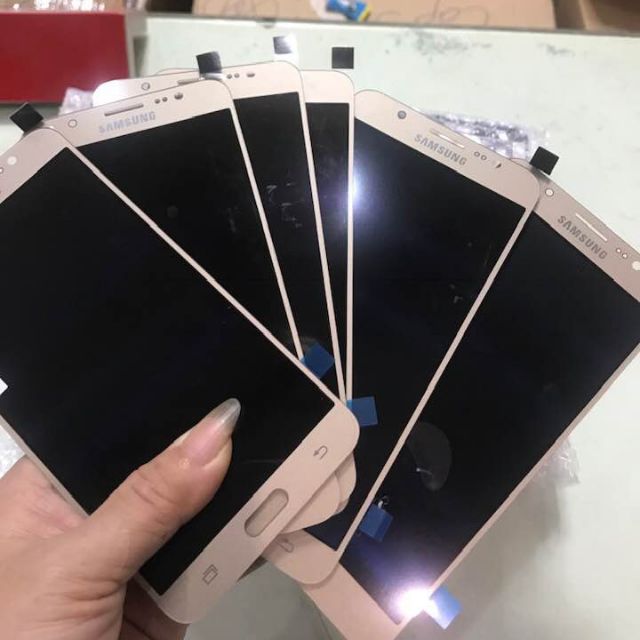 Màn hình samsung J710 - Màn hình J7 2016 hiển thị đẹp, cảm ứng mượt