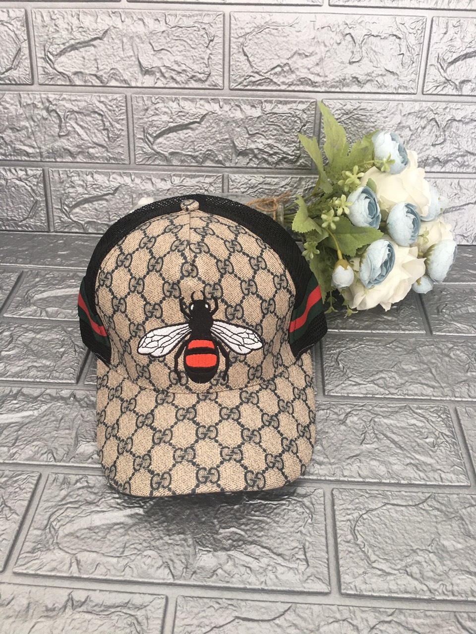 Mũ lưỡi trai con ong, nón kết phối lưới in hình con ong