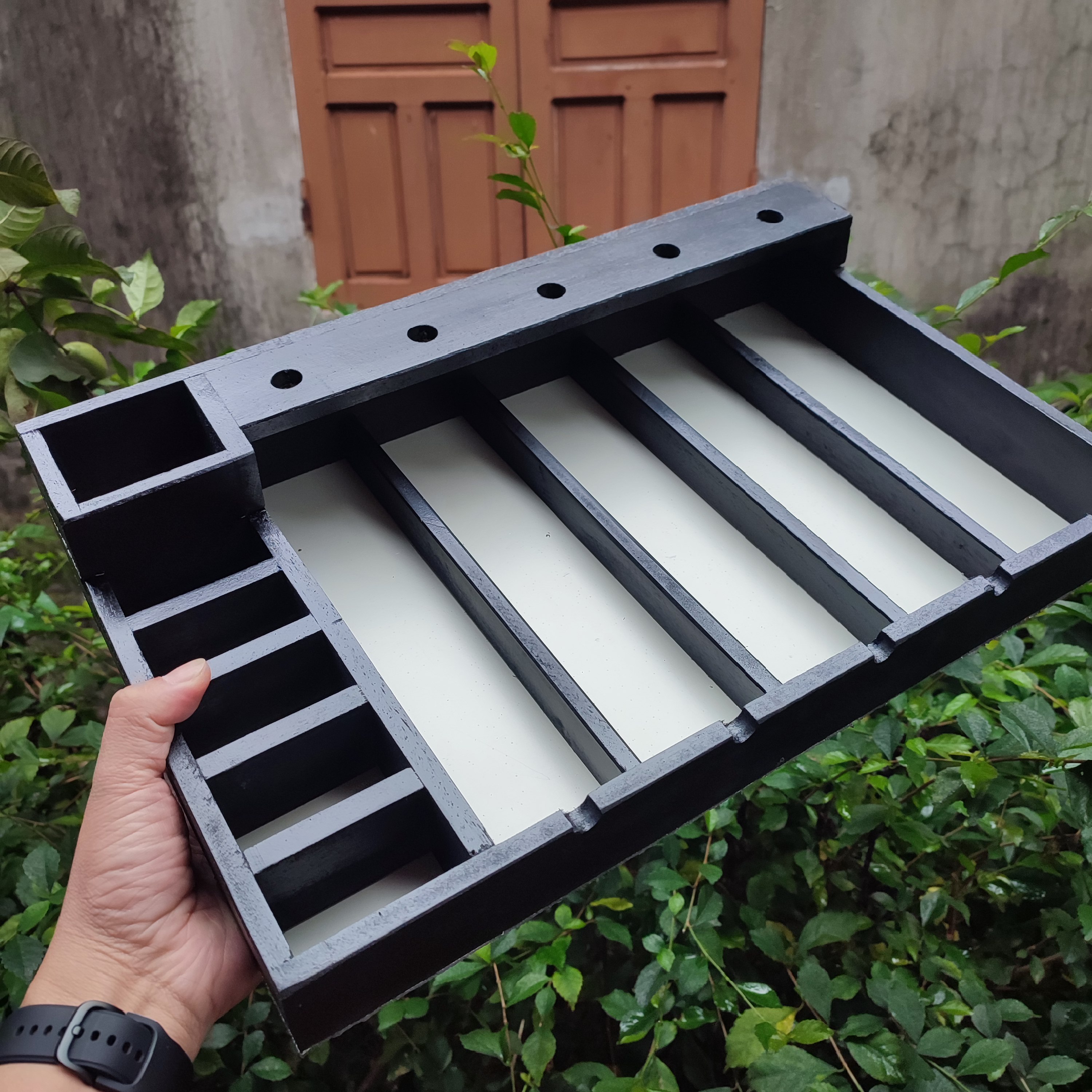 Khay đựng tông đơ, khay đựng kéo