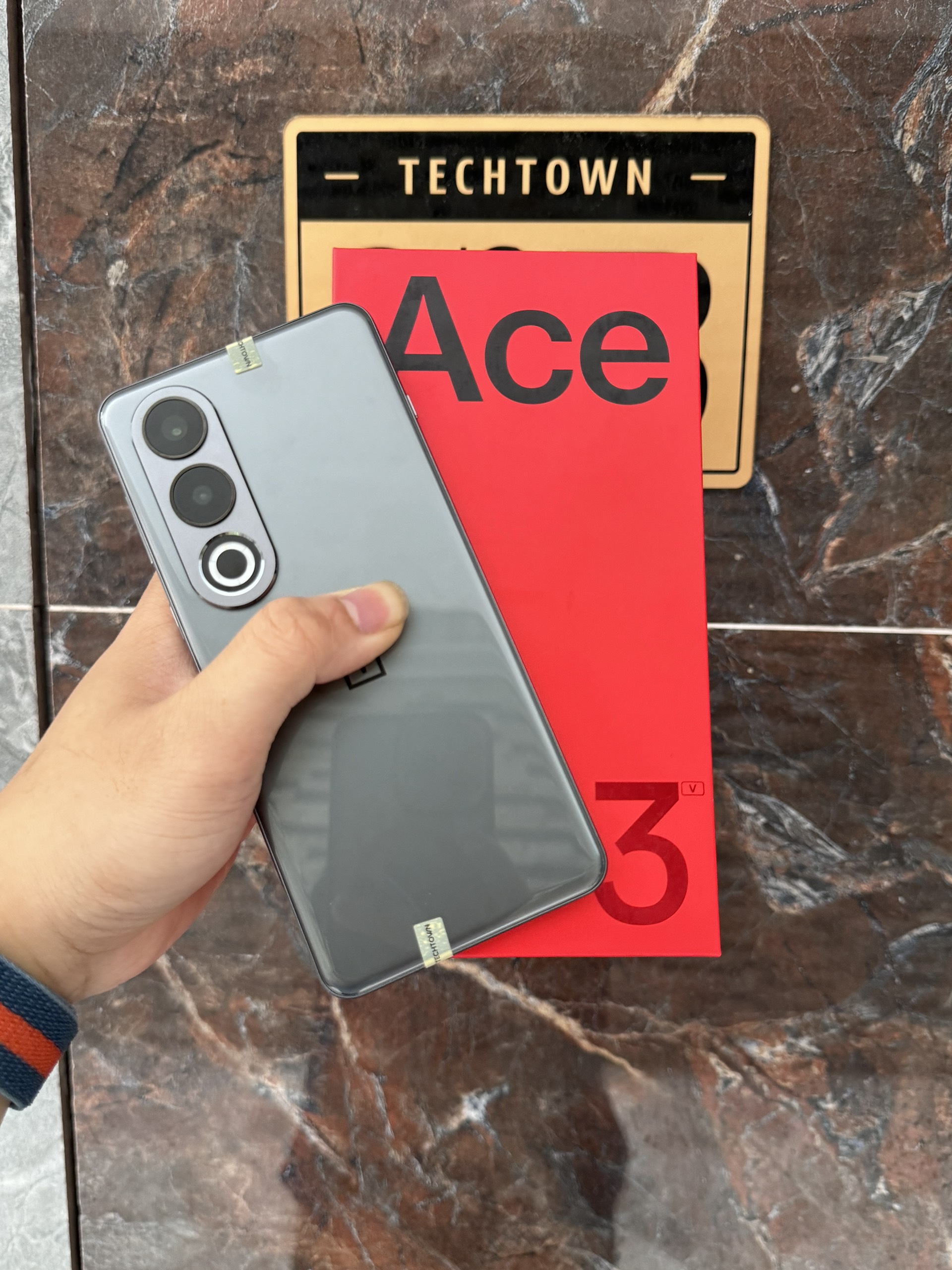 Điện thoại OnePlus Ace 3V 5G (Snapdrgon 7+ gen 3 - AMOLED 1.5K) đã unlock 2 sim likenew kèm sạc 100W