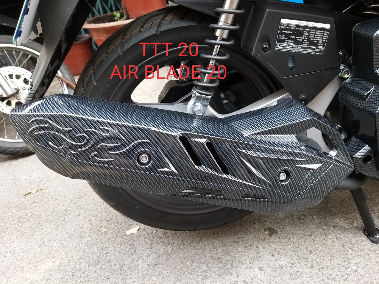 Ốp bảo vệ xe air blade 2020-2022 carbon/crom