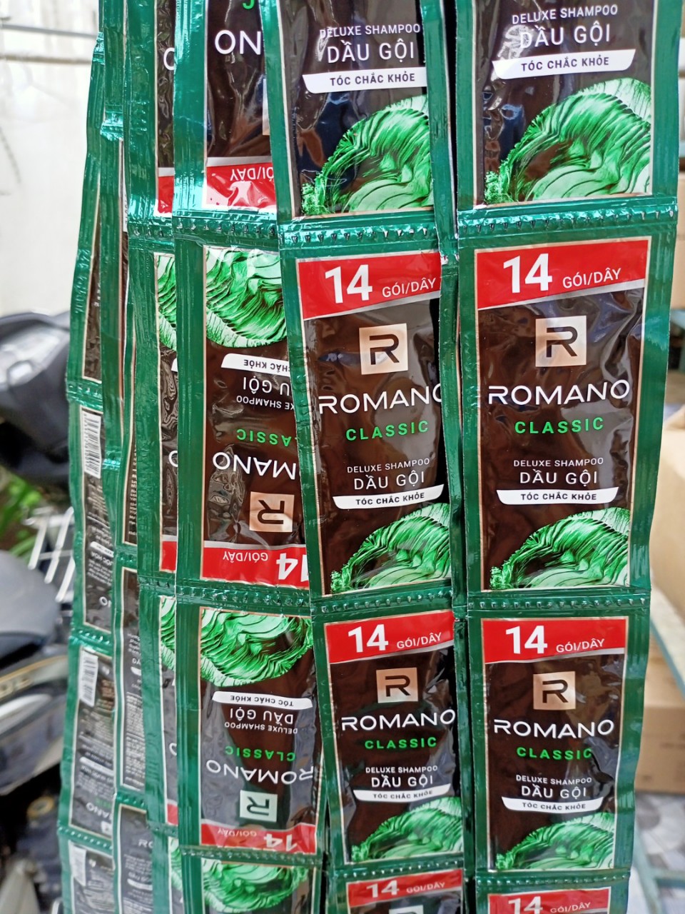 Set 50 gói dầu gội Romano 5g