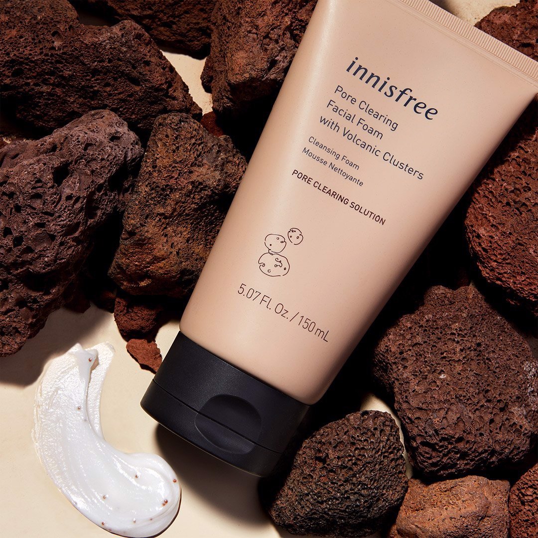 Sữa Rửa Mặt Tro Núi Lửa Giảm Mụn Đầu Đen, Bã Nhờn Innisfree Jeju Volcanic Pore Cleansing Foam Ex 150ml