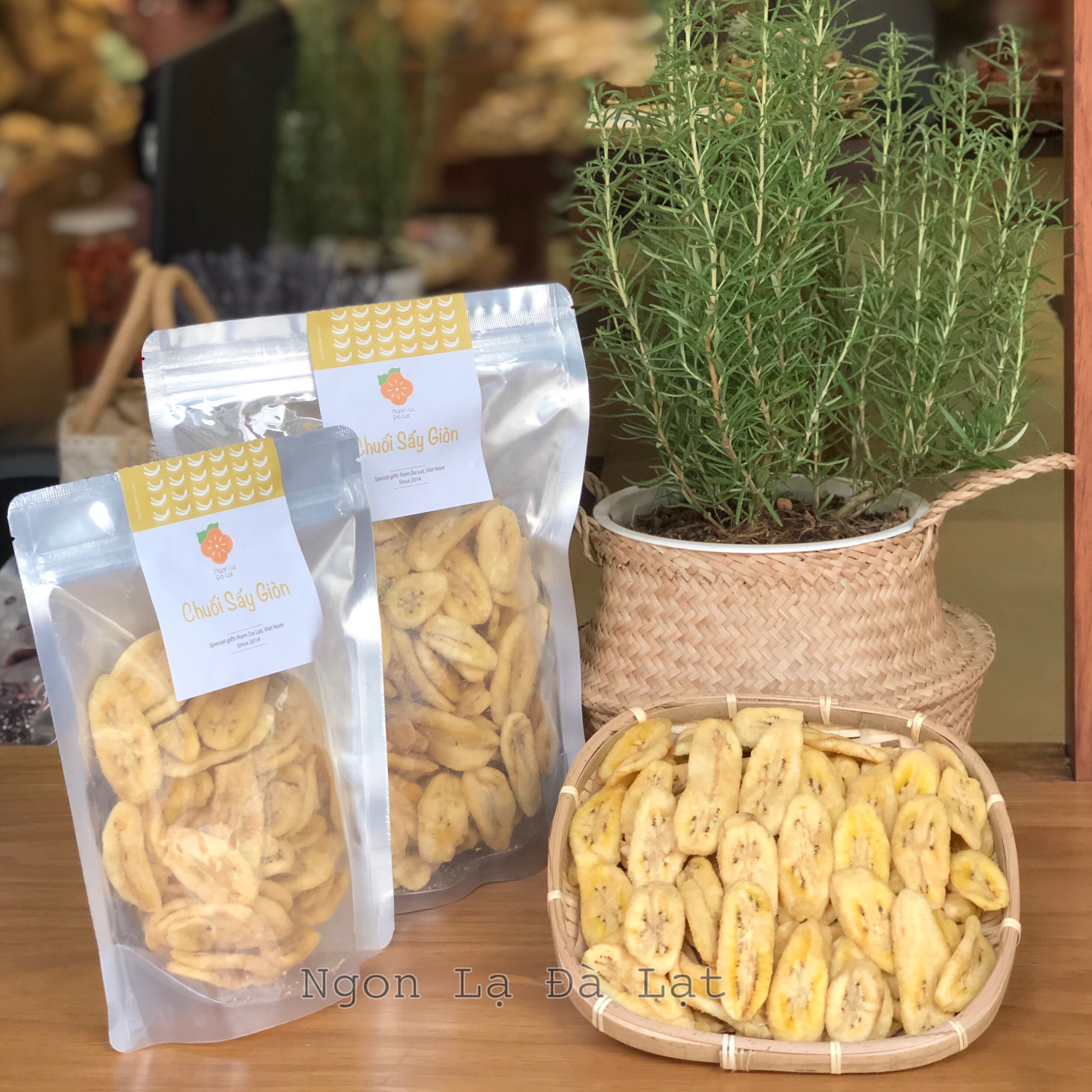 Chuối sấy giòn, nguyên vị không đường, Muối ô mai, muối xí muội, chấm trái cây chua chua, Đặc Sản Ngon Lạ Đà Lạt