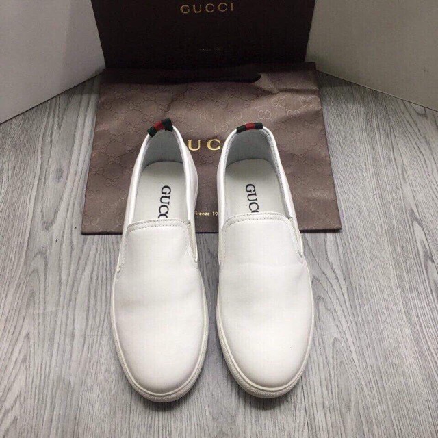 giày lười nam sliponn trắng trơn sọc đỏ xanh điểm nhấn