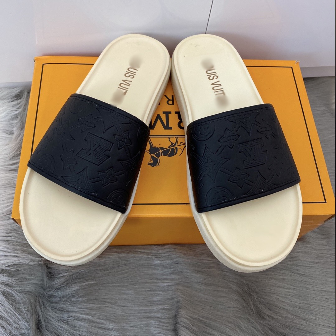 Dép lê da LVV hoa văn đế kem nam