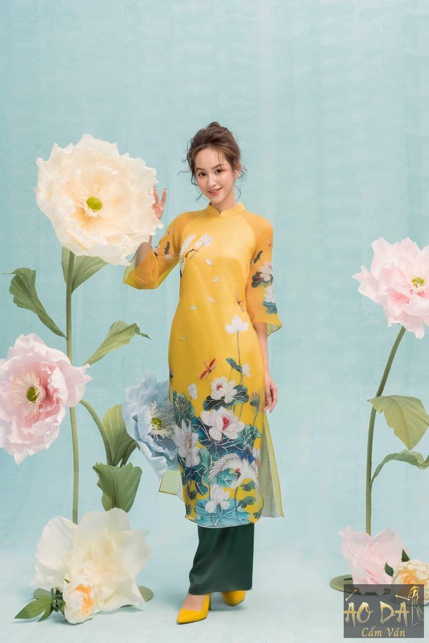 Áo dài thiết kế cao cấp chất liệu Tơ óng Oganza hoạ tiết sang chảnh