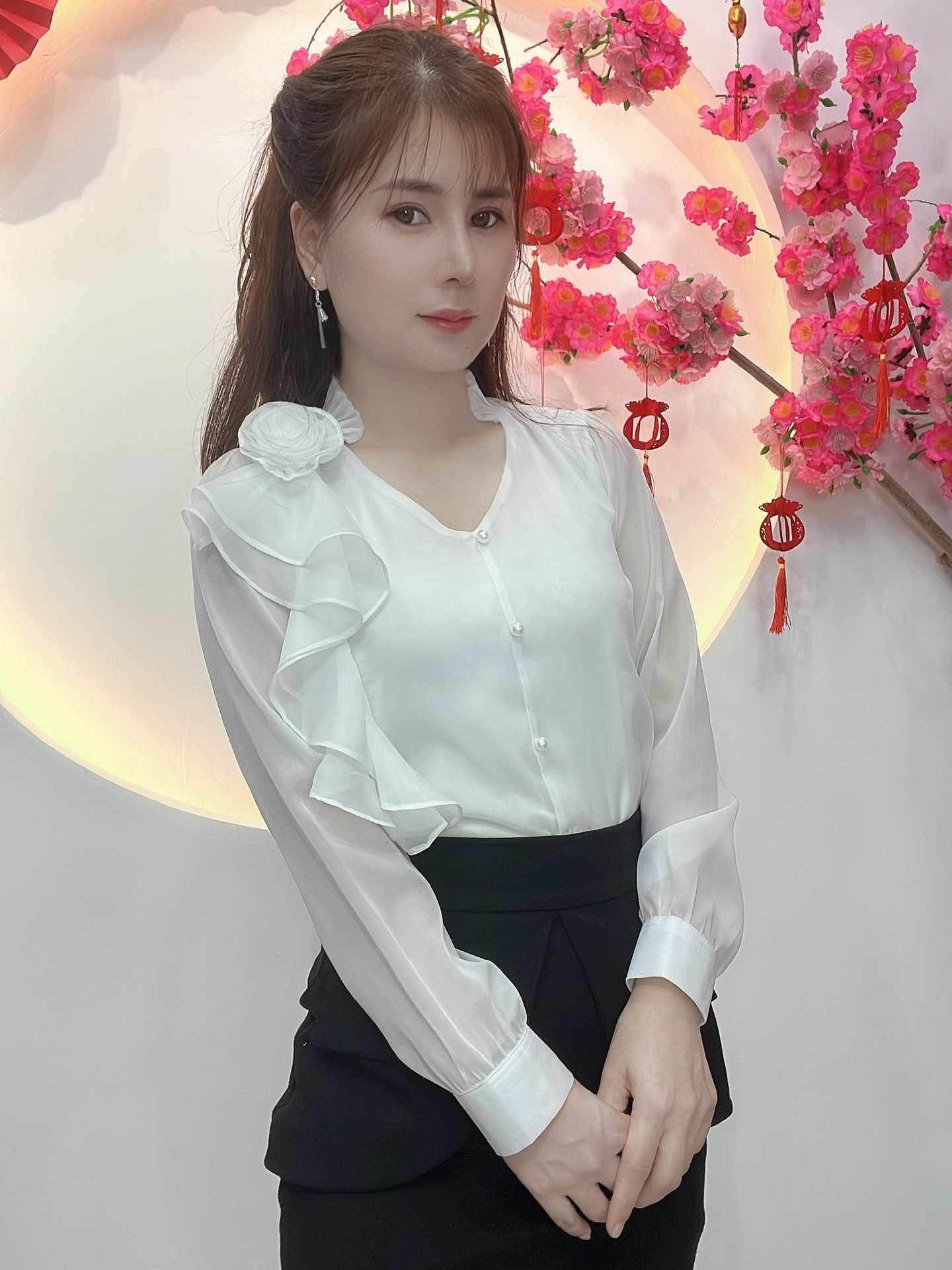 An33- áo kiểu công sở tay dài bèo hoa