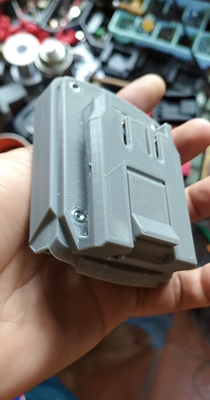 Ngàm chuyển pin bosch 18 cho máy ingco và total hệ 20v maxshare