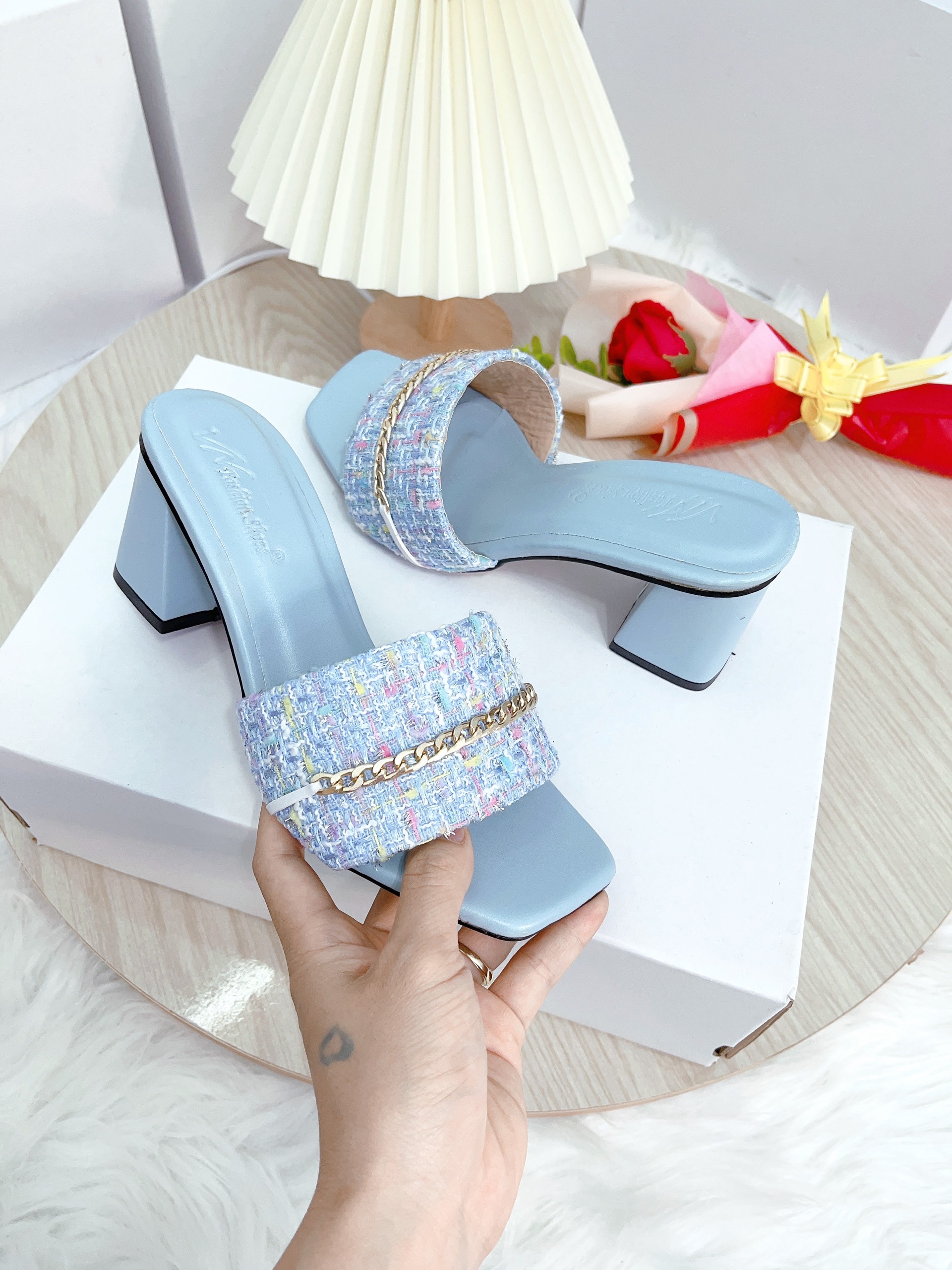 DÉP GUỐC QUAI BẢN DẠ PHỐI DÂY XÍCH VÀNG ĐẾ THÔ 7P KIỂU DÁNG DỄ ĐI DỄ PHỐI ĐỒ