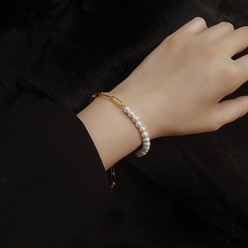 Lắc Tay Dây Xích Ngọc Trai Titan Ko Đen TT 3063