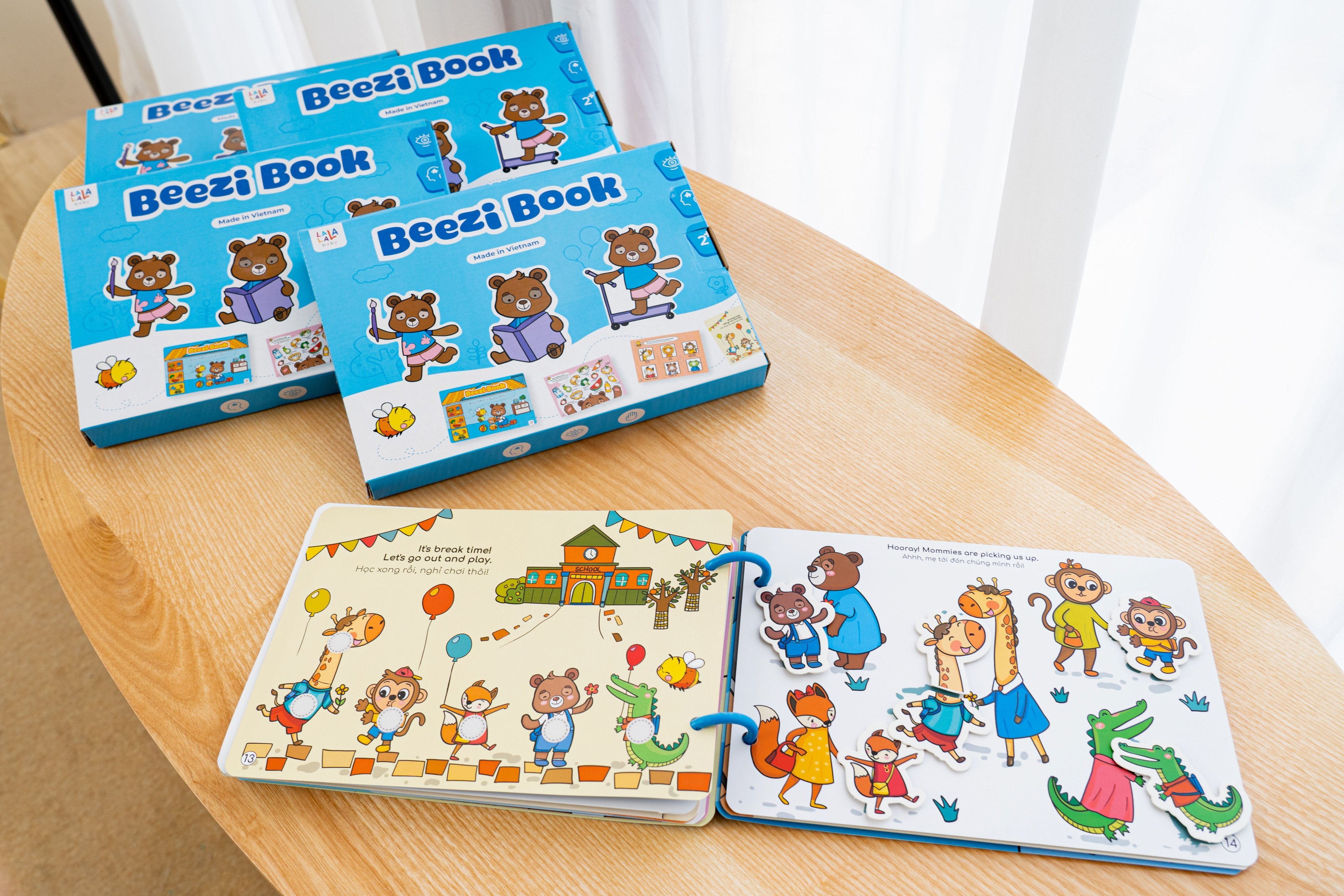 Học liệu bóc dán busy book cho bé Lalala baby nhiều chủ đề đa dạng, song ngữ Anh Việt