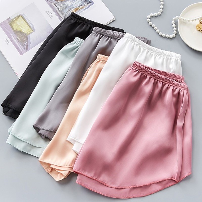Quần Đùi Lụa Satin Cao Cấp Mềm Mát Thoải Mái