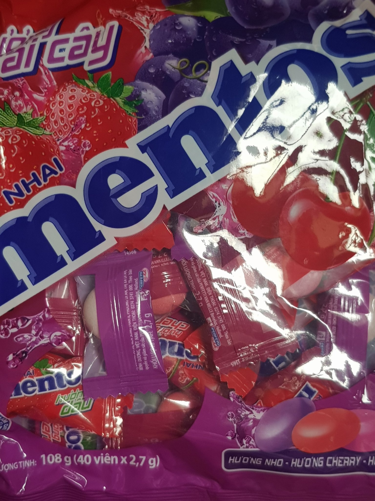 Kẹo nhai Mentos Hương Trái Cây 108g (40 viên x 2,7g)