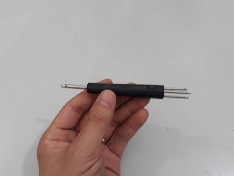 Dụng cụ diện chẩn dò ba chấu