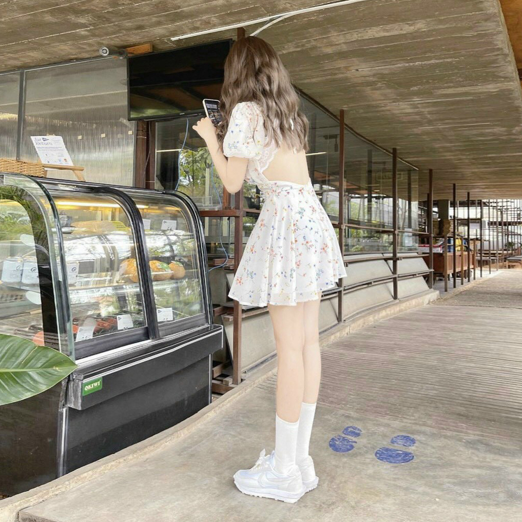 Đầm hoa nhí viền bèo cutout hở lưng có mút ngực