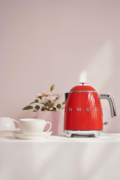 Ấm siêu tốc smeg klf05 mini 0,8 lit