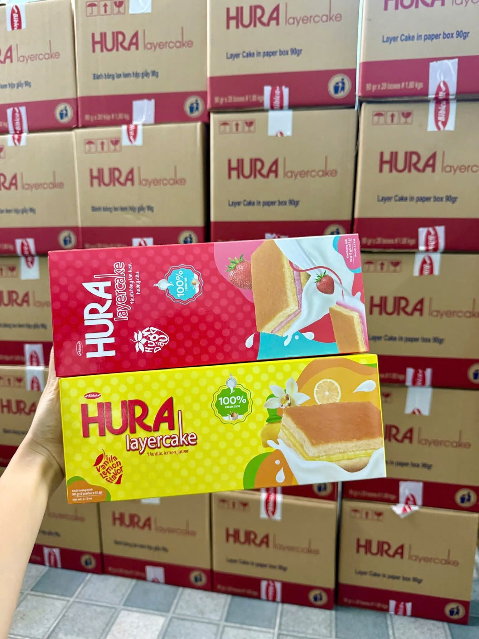 Combo 2 hộp bánh bông lan Hura 90g. Date mới sản xuất