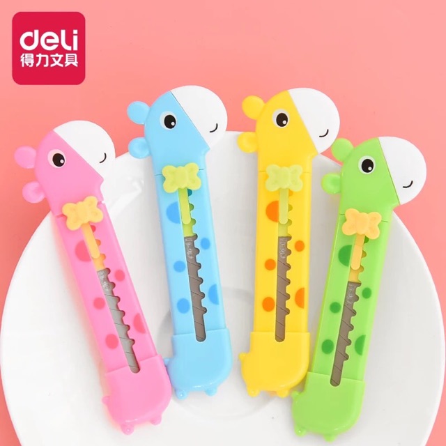 Dao rọc giấy mini hươu cao cổ cute deli chính hãng