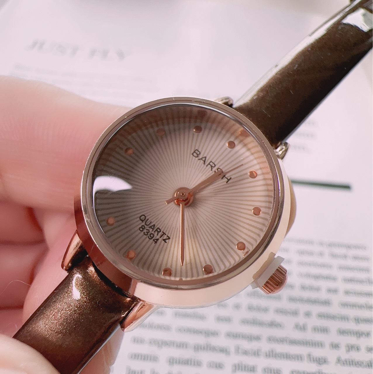 France Retro Elegant Lady Watches Casual Minimalism Rose Gold Dial PU  Leather Quartz Wristwatch for Women Business Dress Watches - AliExpress