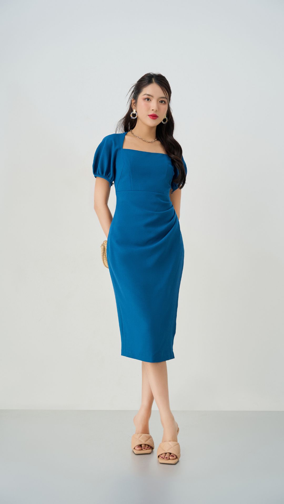 Vella Fashion - Đầm midi cổ vuông tay phồng nhún eo sườn VD23042