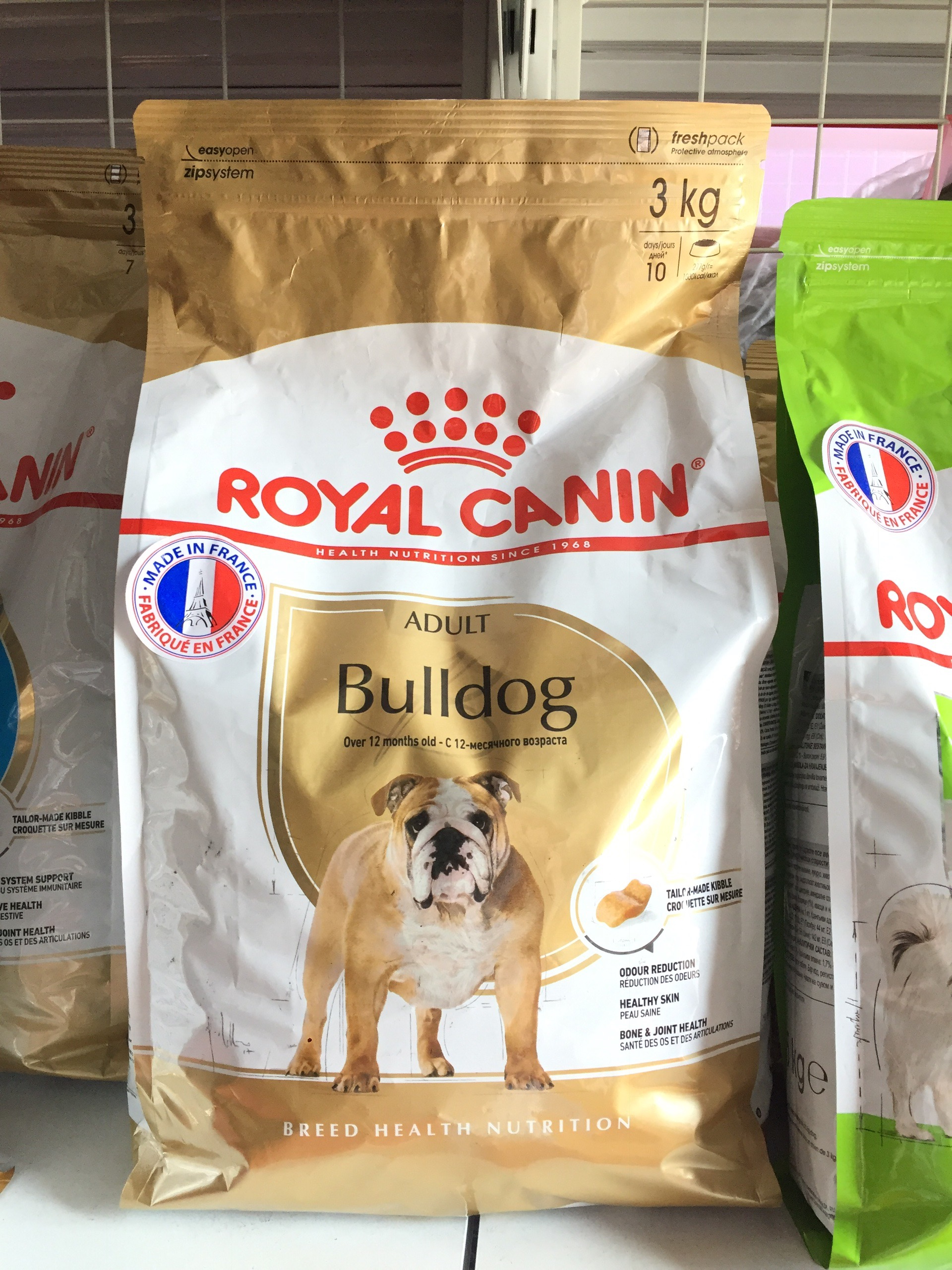 Thức ăn cho chó bulldog trường thành thức ăn cho chó royal canin bulldog adult 3kg