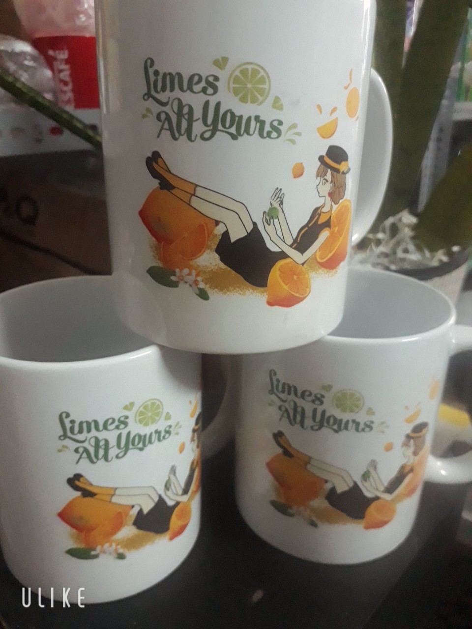 Ly sứ có quai trắng phối hình cô gái