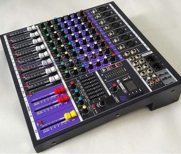 Mixer yamaha M11