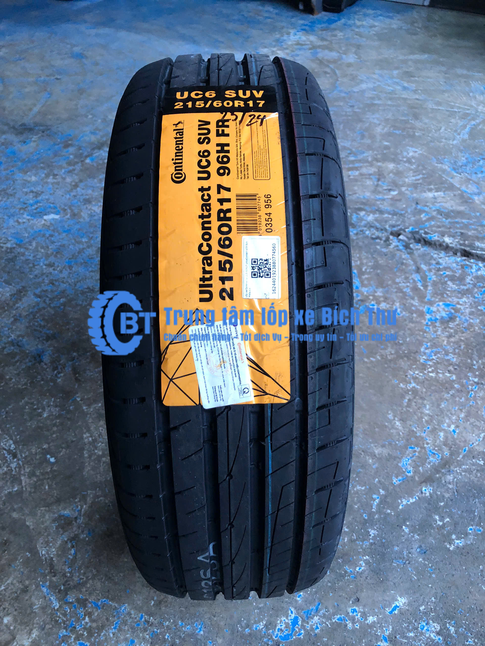 Lốp Continental 215/60R17 UltraContact UC6 SUV